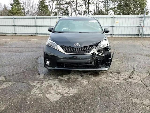 2015 Toyota Sienna - Image 12