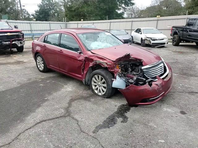 2013 Chrysler 200 - Image 10