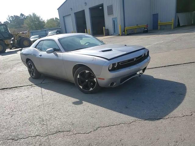 2016 Dodge Challenger - Image 11