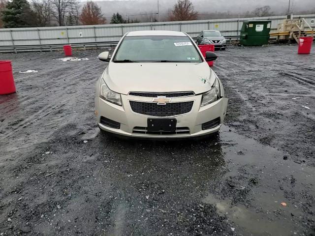 2012 Chevrolet Cruze - Image 11