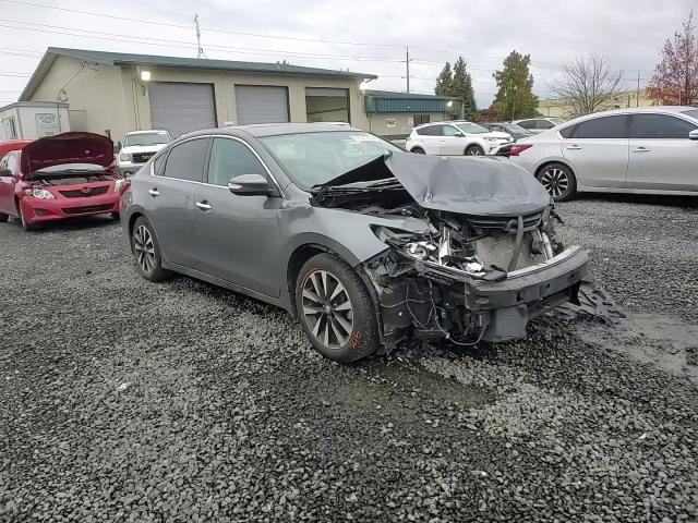 2018 Nissan Altima - Image 11