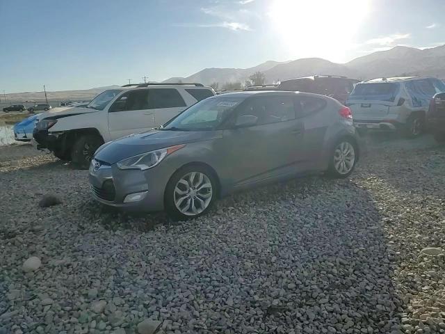 2013 Hyundai Veloster VIN: KMHTC6AD4DU139437 Lot: 81646224