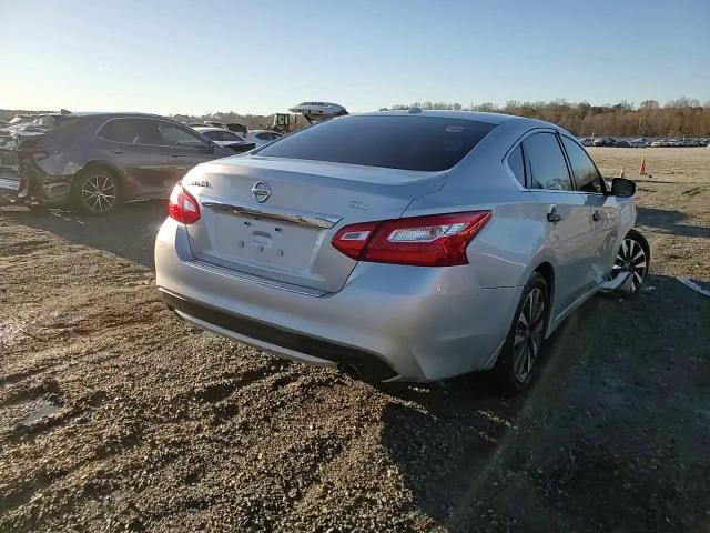 2016 Nissan Altima - Image 13