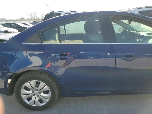 2012 Chevrolet Cruze - Image 11