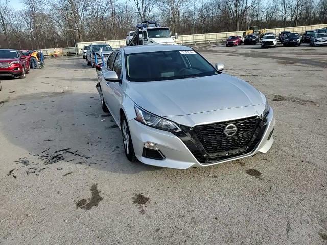 2019 Nissan Altima - Image 11