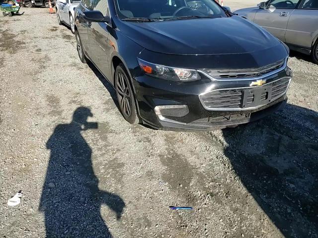 2017 Chevrolet Malibu - Image 10