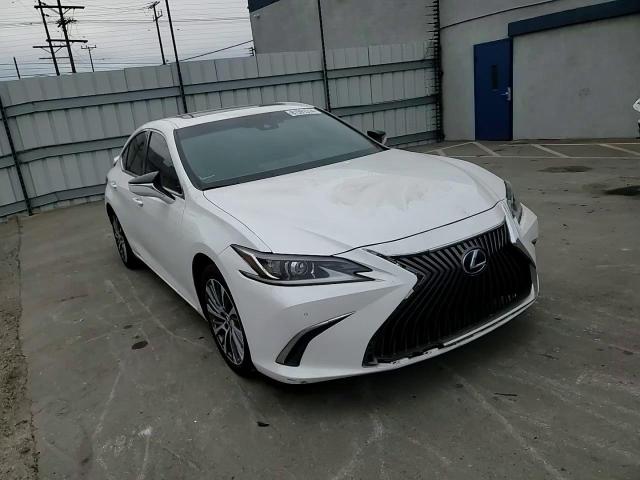 2021 Lexus ES - Image 11