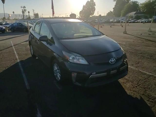 2012 Toyota Prius - Image 10