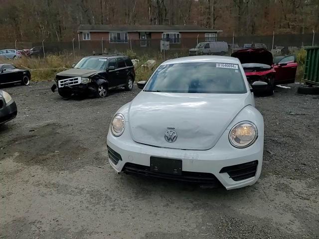 2018 Volkswagen Beetle - Image 11