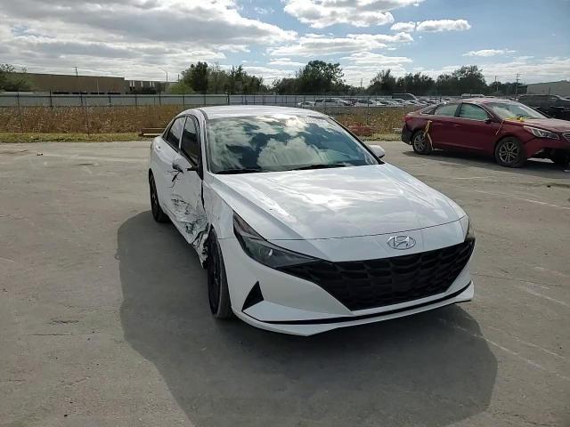 2021 Hyundai Elantra - Image 11