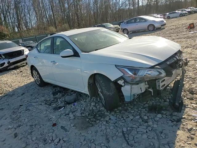 2019 Nissan Altima - Image 11