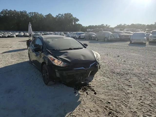 2016 Hyundai Elantra - Image 10