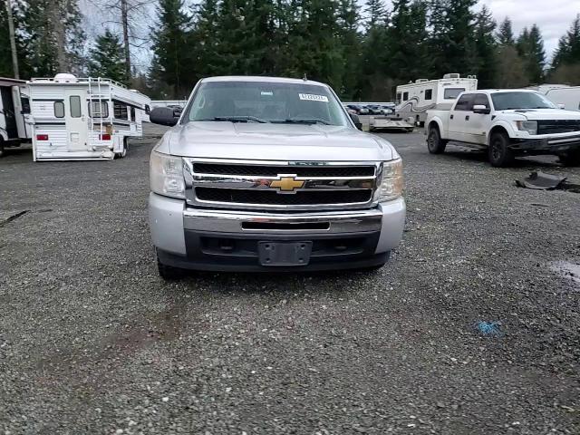 2010 Chevrolet Silverado - Image 11