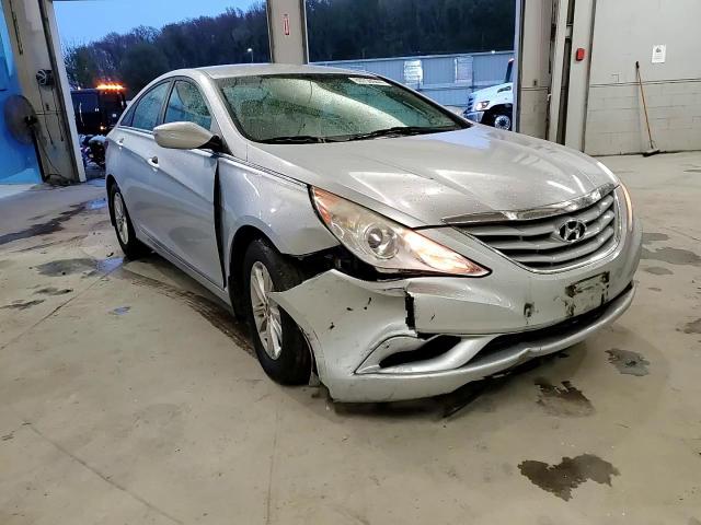2013 Hyundai Sonata - Image 11