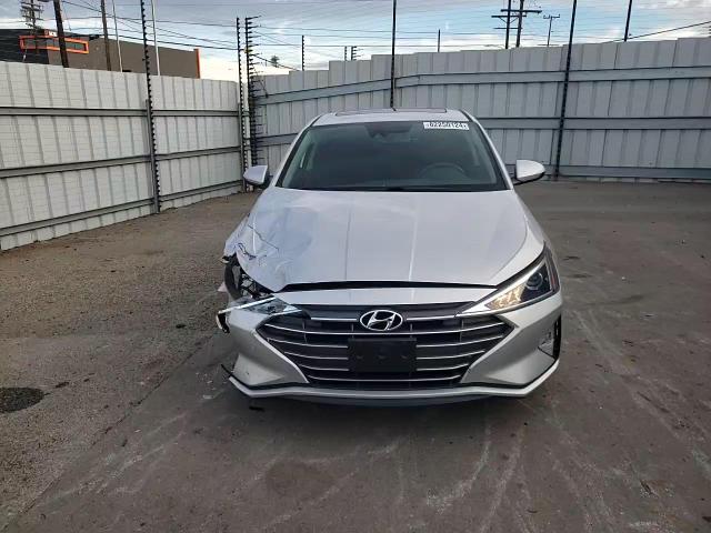 2020 Hyundai Elantra - Image 10