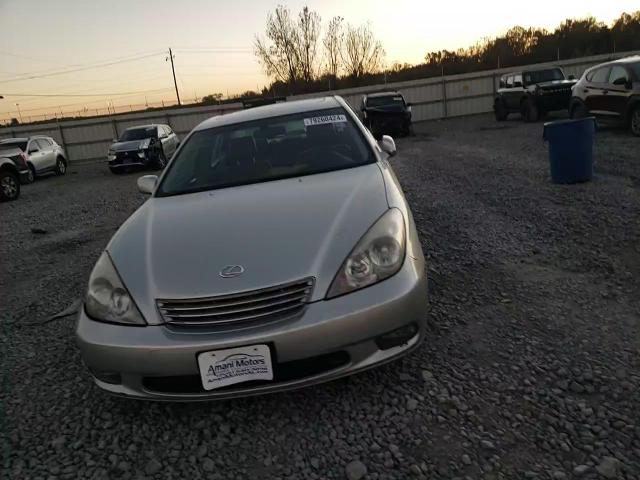 2003 Lexus ES - Image 11