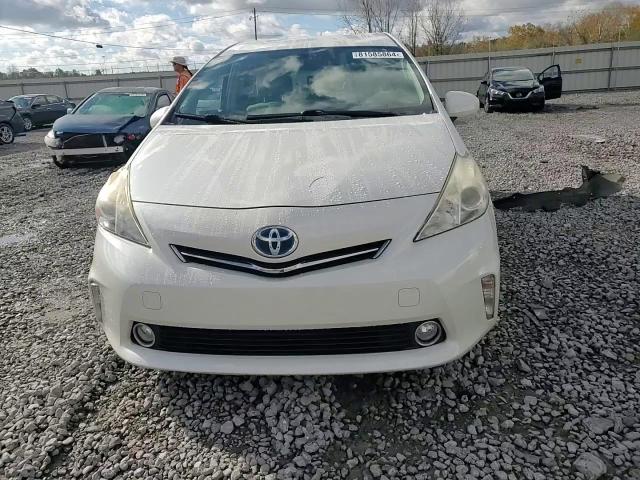 2013 Toyota Prius - Image 11