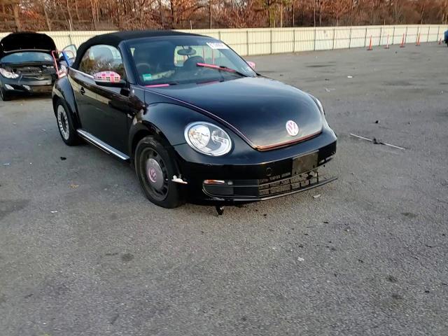 2015 Volkswagen Beetle - Image 11