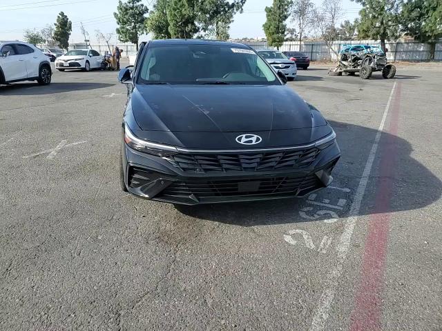 2024 Hyundai Elantra - Image 11