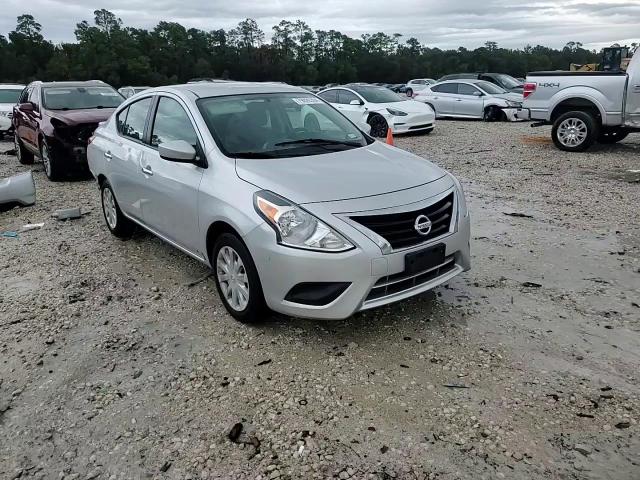 2019 Nissan Versa - Image 14
