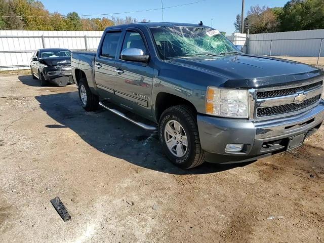 2009 Chevrolet Silverado - Image 11