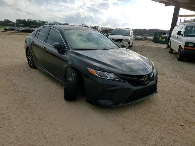 2019 Toyota Camry L VIN: 4T1B11HK8KU825695 Lot: 79495354