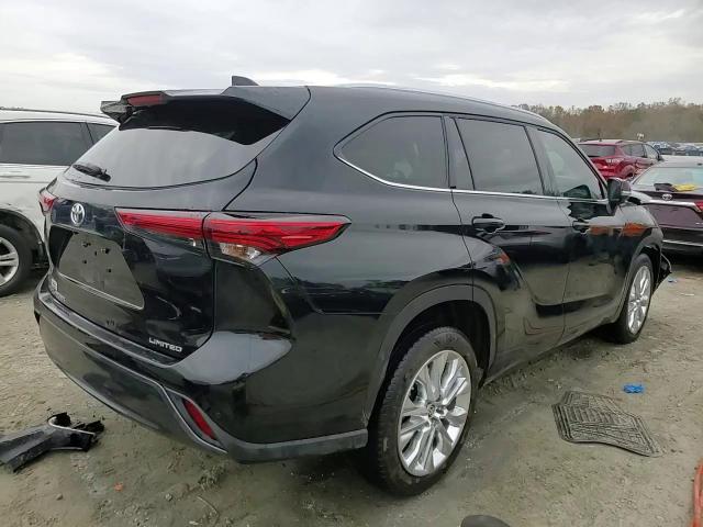 2023 Toyota Highlander - Image 15