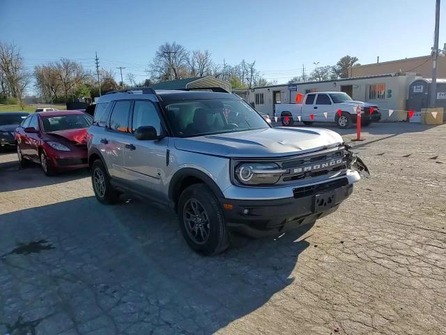 2023 Ford Bronco - Image 12