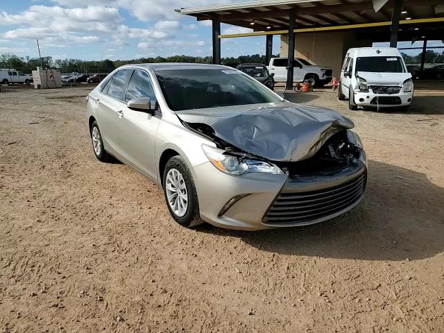 2016 Toyota Camry - Image 11