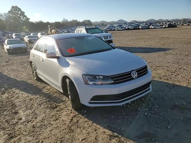 2017 Volkswagen Jetta - Image 10