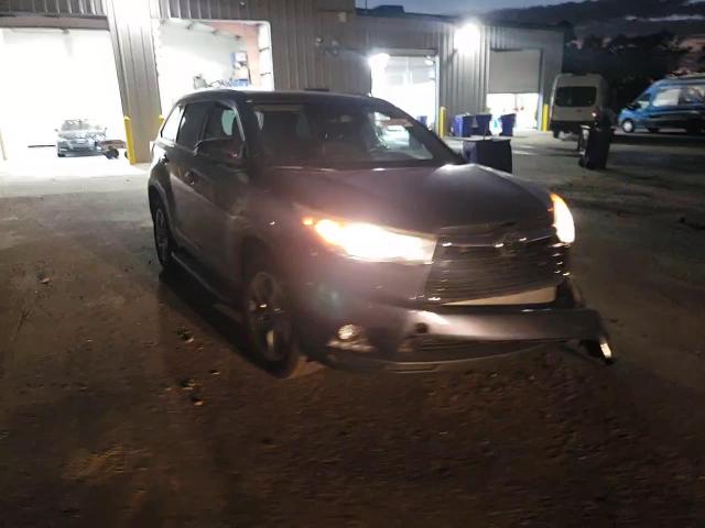 2016 Toyota Highlander - Image 12