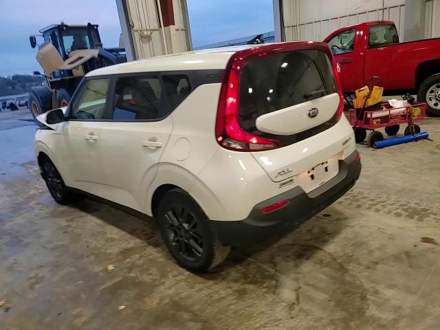 2021 Kia Soul - Image 12