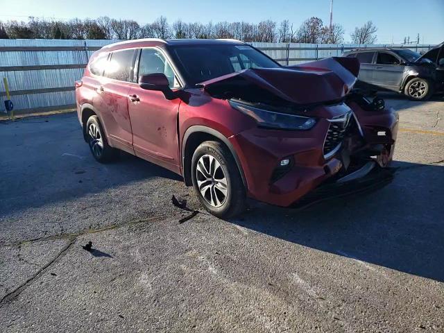 2022 Toyota Highlander - Image 11