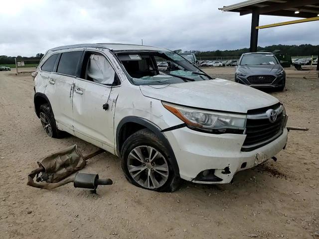 2015 Toyota Highlander - Image 11
