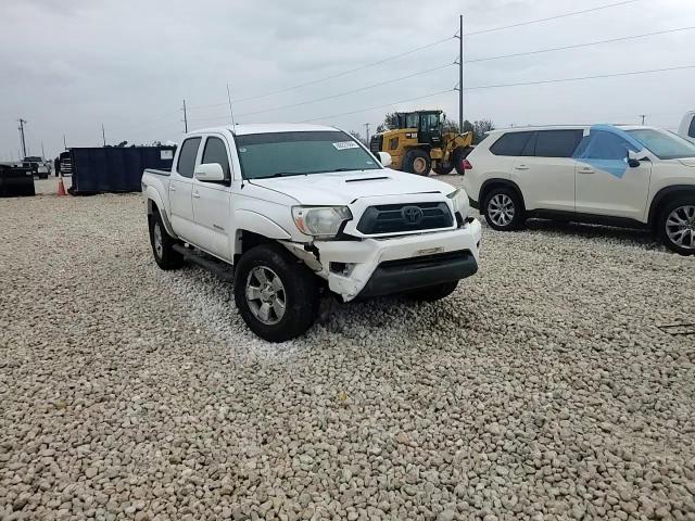 2015 Toyota Tacoma - Image 11