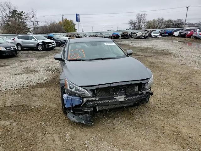 2019 Nissan Altima - Image 11