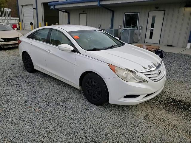 2011 Hyundai Sonata - Image 11