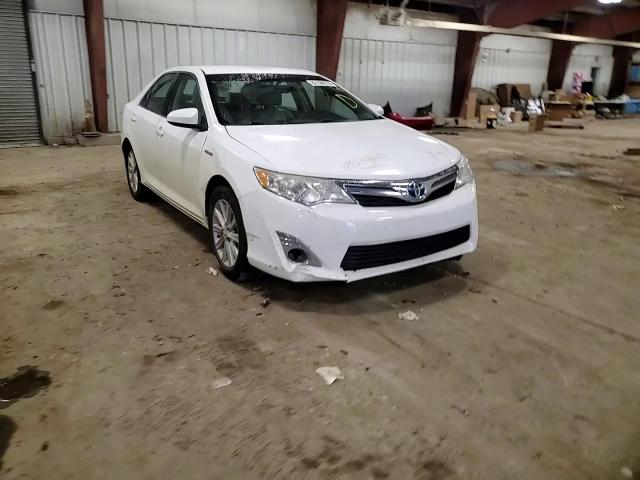 2013 Toyota Camry - Image 13