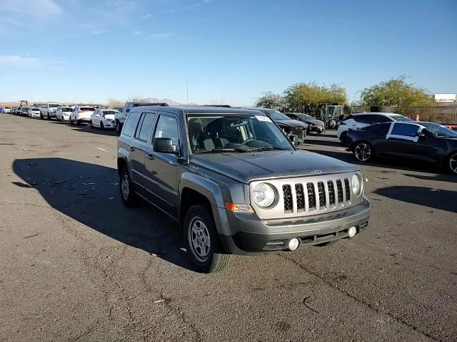 2013 Jeep Liberty (Patriot) - Image 11
