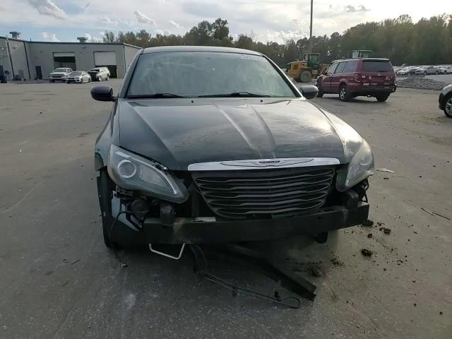 2013 Chrysler 200 - Image 11