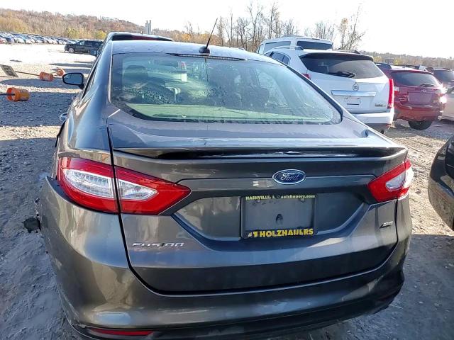 2016 Ford Fusion - Image 13