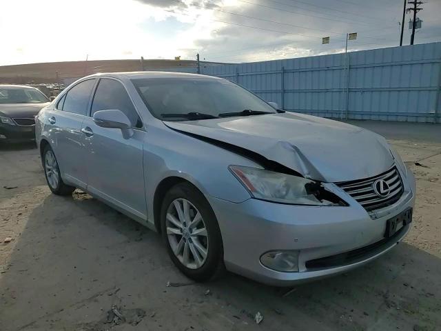 2010 Lexus ES - Image 11