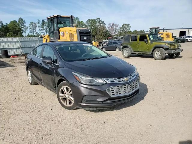 2017 Chevrolet Cruze - Image 11