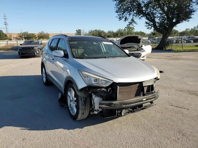 2014 Hyundai Santa Fe - Image 12