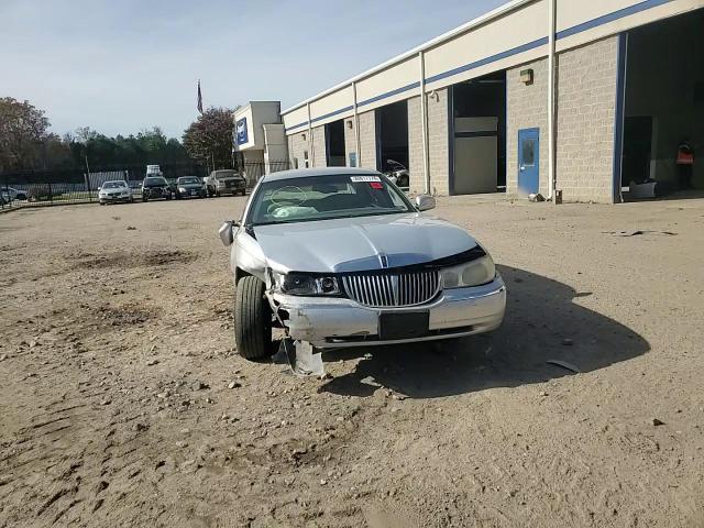 2001 Lincoln Town Car Executive VIN: 1LNHM81W61Y648109 Lot: 80617774