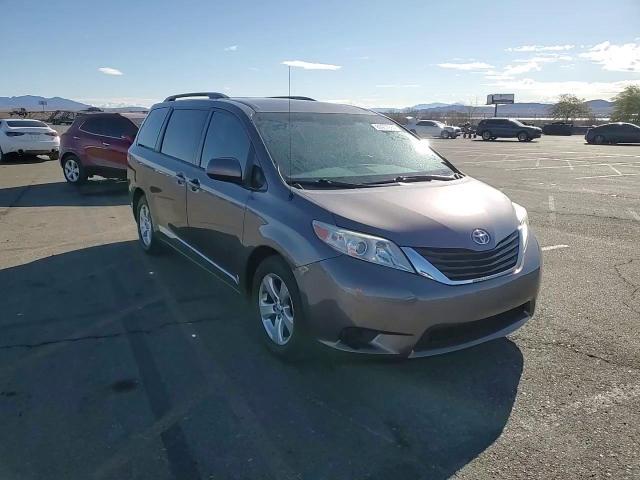 2013 Toyota Sienna Le VIN: 5TDKK3DC5DS365690 Lot: 80957684