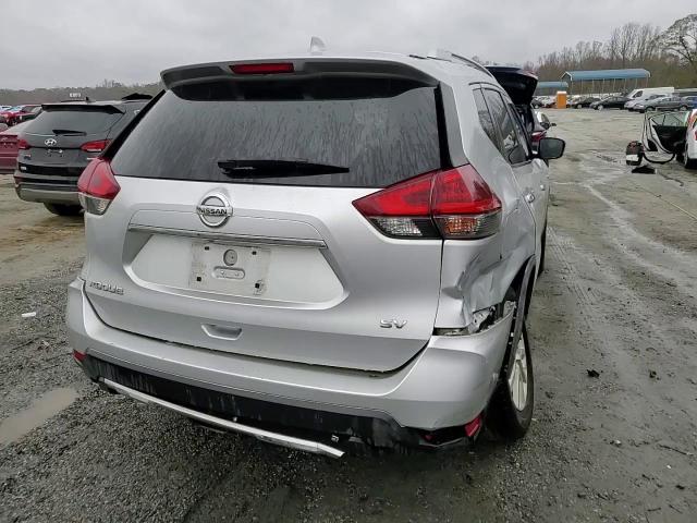 2018 Nissan Rogue - Image 11