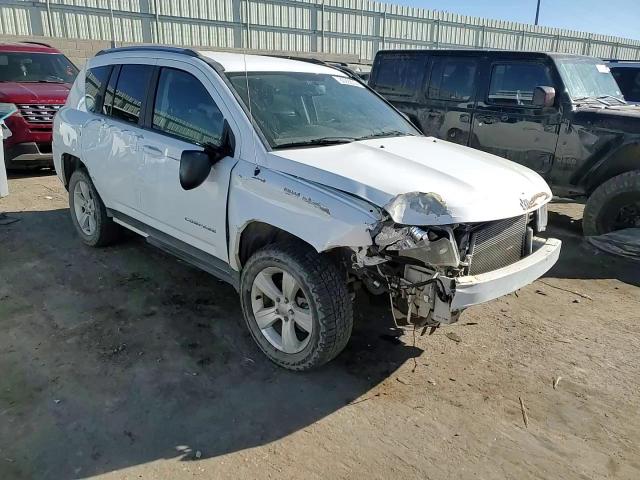 2017 Jeep Compass - Image 11