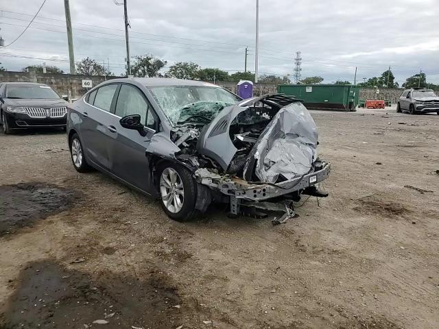 2019 Chevrolet Cruze - Image 11
