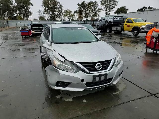 2018 Nissan Altima - Image 11